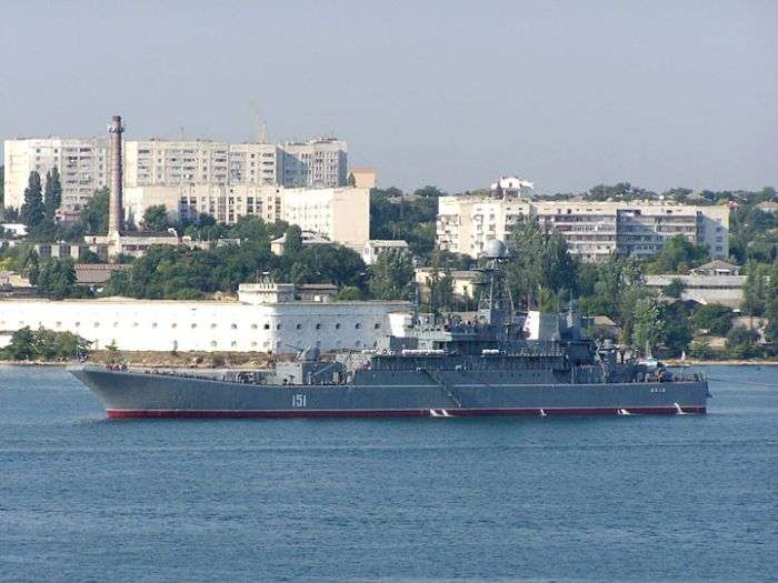 Десантний корабель Азов вирушив зі спецзавданням в Сирію (15 фото)