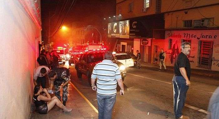 Пожежа в нічному клубі Бразилії забрав життя 245 осіб (13 фото + відео)