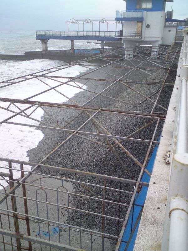 Відновлення пляжів в Криму (3 фото)