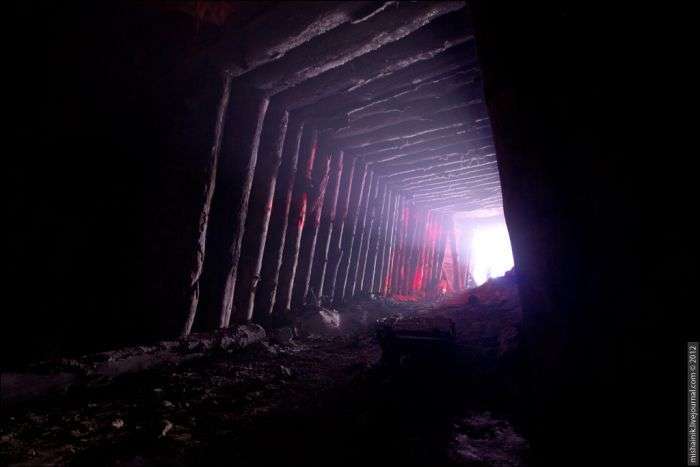 Новий Рік в покинутій шахті (35 фото)