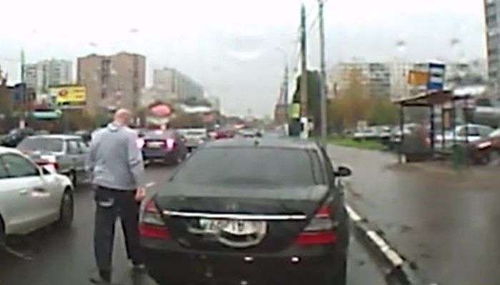 Прокурор продав машину за 5 хвилин до аварії (5 фото + відео)