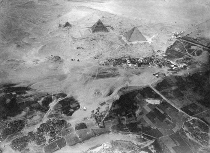 Єгипетські піраміди тоді і зараз (3 фото)