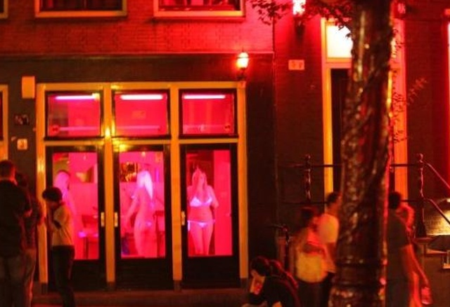 Мэр Амстердама собирается реформировать квартал Красных фонарей Всячина