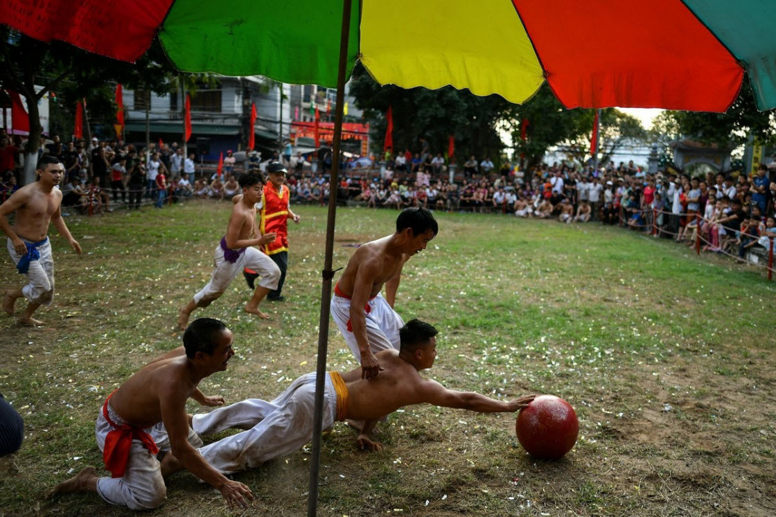 Регби с деревянным мячом во Вьетнаме спорт