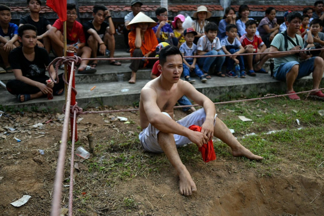 Регби с деревянным мячом во Вьетнаме спорт