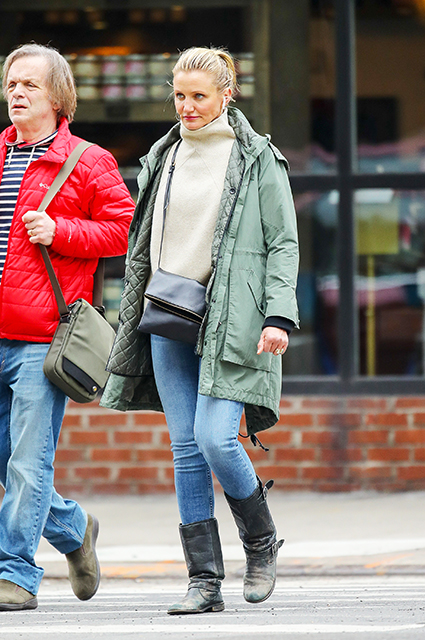 Кэмерон Диас в casual-образе на прогулке в Нью-Йорке Звездный стиль