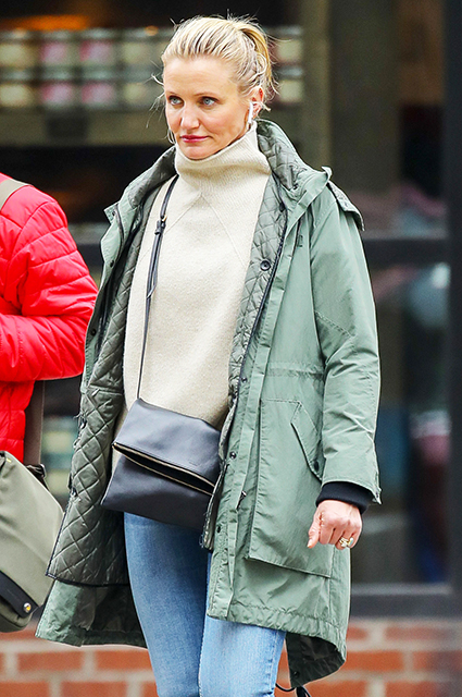 Кэмерон Диас в casual-образе на прогулке в Нью-Йорке Звездный стиль