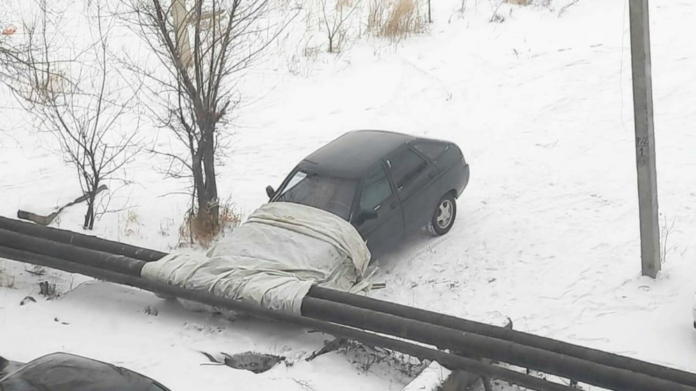 Машинка залезла под одеяло Авто
