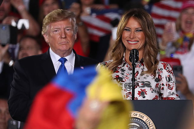 Дональд и Мелания Трамп выступили в Международном университете Флориды Новости