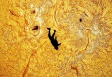 Астрофотограф зробив дивовижне зображення парашутиста, який «падає» на сонце