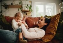 Наука лоскоту: чому люди (і тварини) сміються під тиском